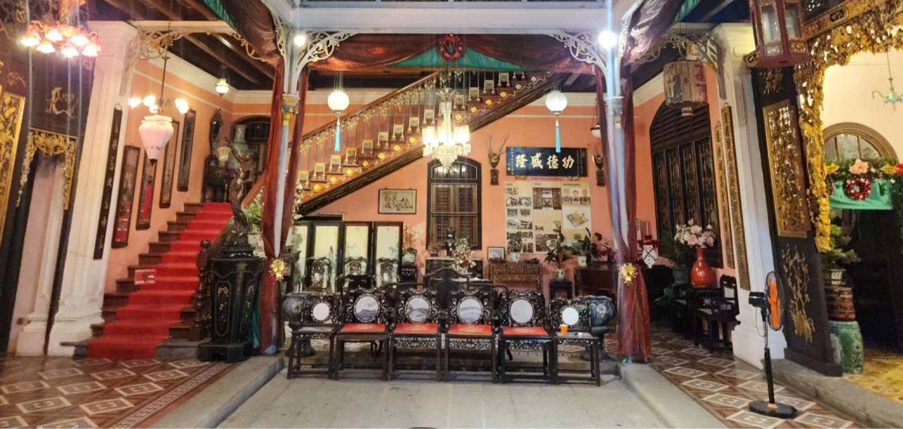 Mansion hallway with Peranakan decor